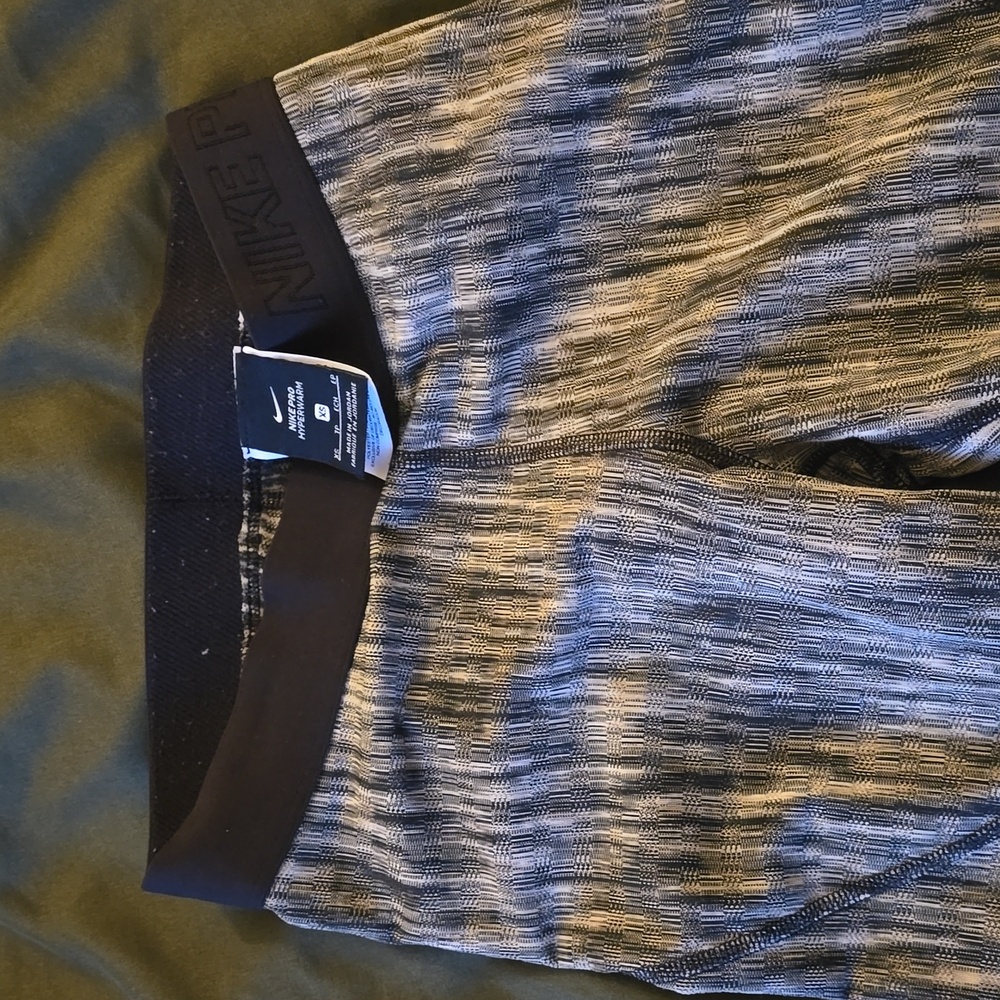 Nike pro hyperwarm leggings